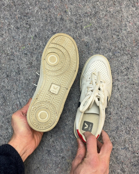 Veja Sneakers, Size US 6W or EU 37