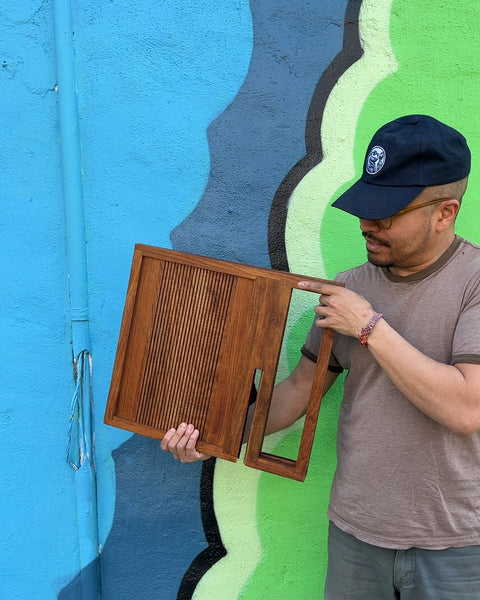 Super Pretty Wooden Book Stand