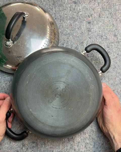 Circulon Total 5.5-quart Casserole With A Locking Colander Lid