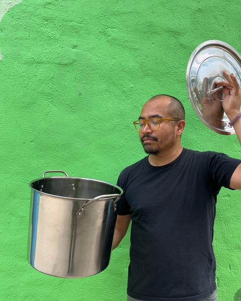 Large Stock Pot with Lid, H10xW13"