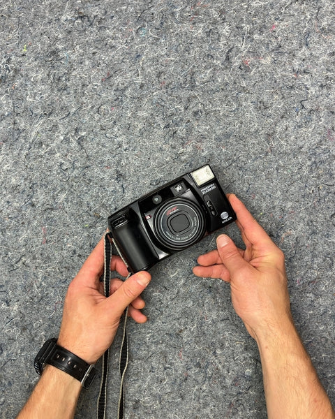 Minolta Freedom Zoom 90 Point & Shoot, Turns On But Untested Otherwise
