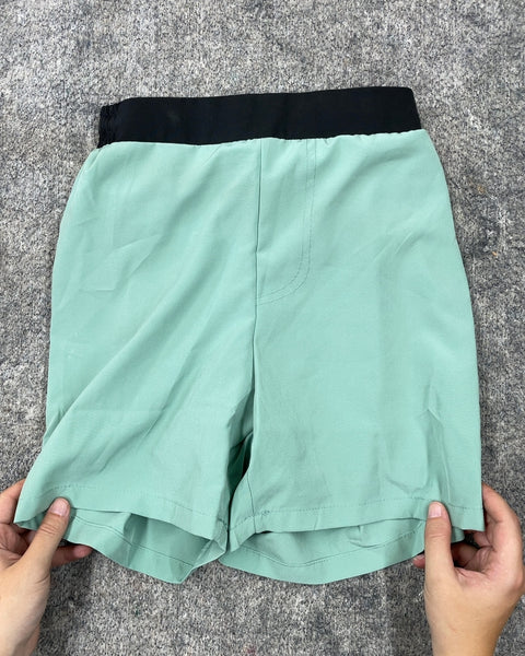 Kitsune Green Athletic Shorts with Cool Battle Scene on the Spandex Inside, Size 28