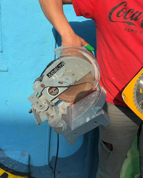 Delta Miter Saw with Brand New Blade (Watch Your Fingers!!)