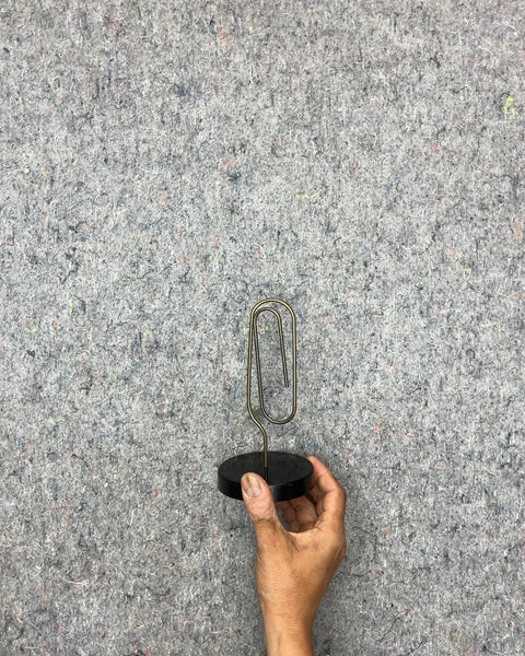 Giant Paper Clip Desk Note Holder