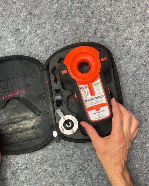 Black & Decker BullsEye Auto-Leveling Laser with Stud Sensor