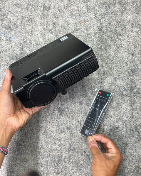 RCA Home Theater Projector with Bluetooth RPJ107 Black, Like New