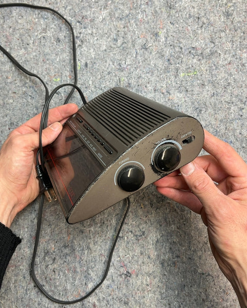 Vintage Sonic FM AM Clock Radio DR77