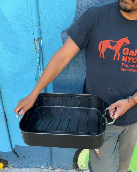 Black Roasting Pan with Rack, 13x16"