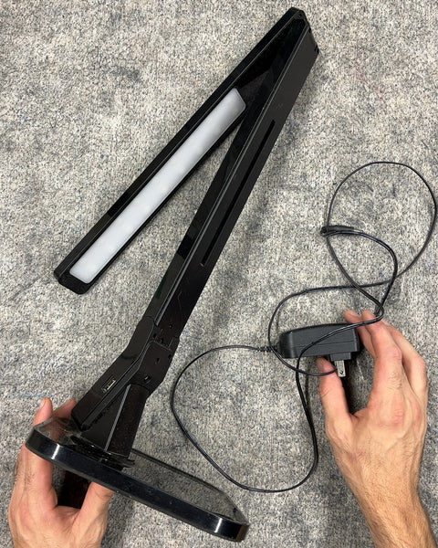 TaoTronics LED Desk Lamp With USB Charger