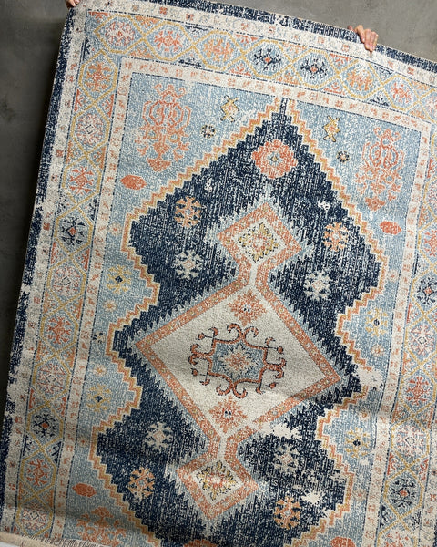 Great Zero Traditional Medallion Area Rug Navy Blue, 5'3" x 7'7"