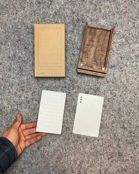 UGMONK Analog Card Holder