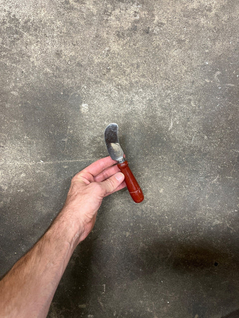 A Lil' Knife To Spread Your Butter