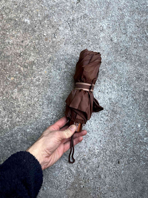 A Very Brown & Very Compact Umbrella