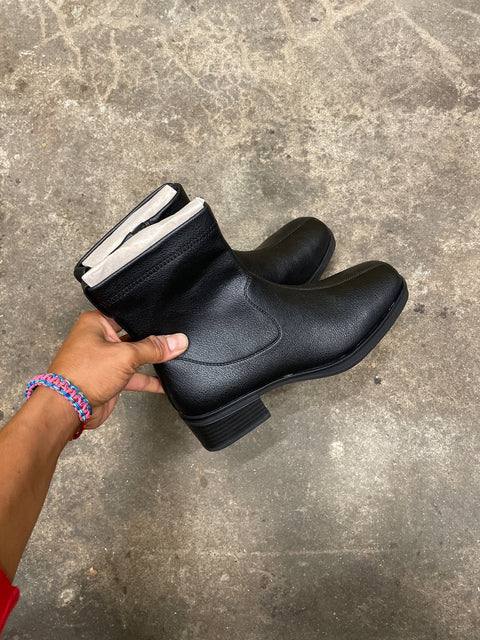 Aerosoles Black Ankle Boots, 7.5 US W