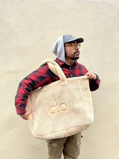 Alo Tote Bag That's So Soft You Want To Take A Nap On It