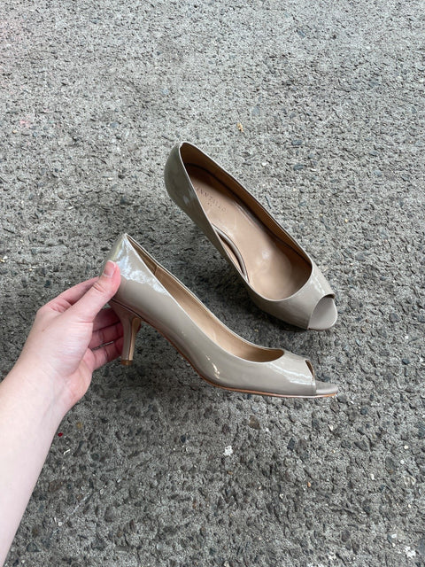 Ann Taylor Nude Kitten Heels, Sz US 7.5W EU 38