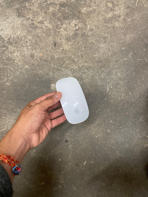 Apple Magic Mouse, Battery Powered
