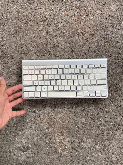 Apple Wireless Keyboard A1314