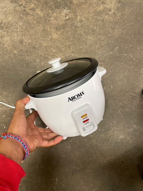 Like New Aroma Rice Cooker