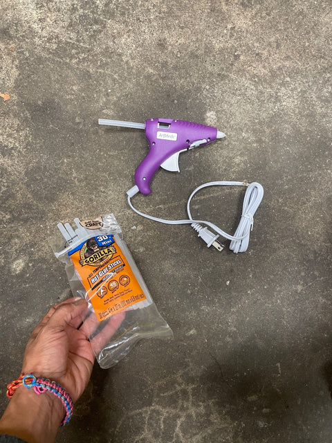 ArtMinds Glue Gun And Sticks