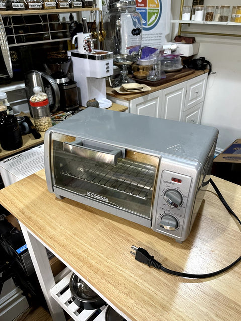 BLACK+DECKER 4-Slice Toaster Oven