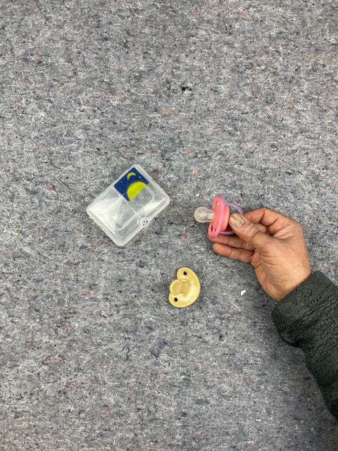 Baby's Pacifiers And Case