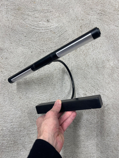 Battery-operated LED Light Bar