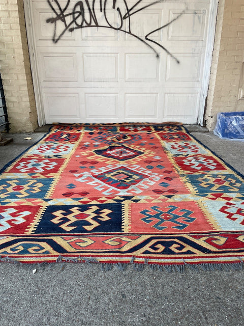 Beautiful Patterned Area Rug w 2 Tears in the Pattern, 110x80”