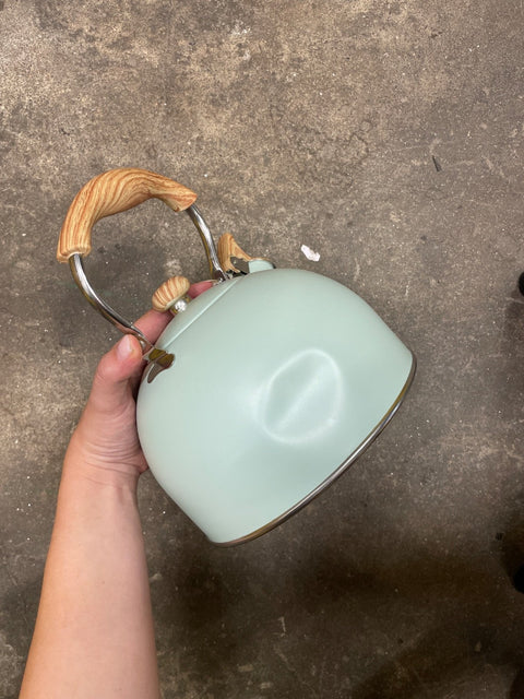 Belanko Tea Kettle (Small Dent)