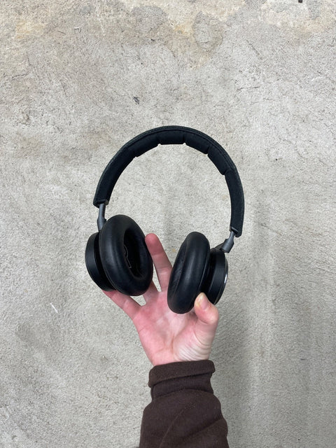 Bang & Olufsen Beoplay H9 Wireless Headphones