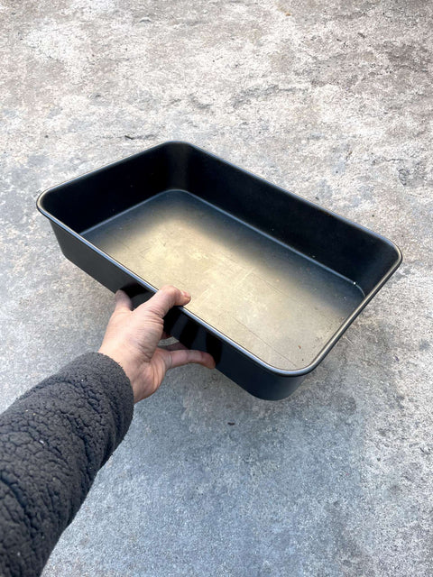 Black Roasting Pan that Could Cook a Medium Turkey