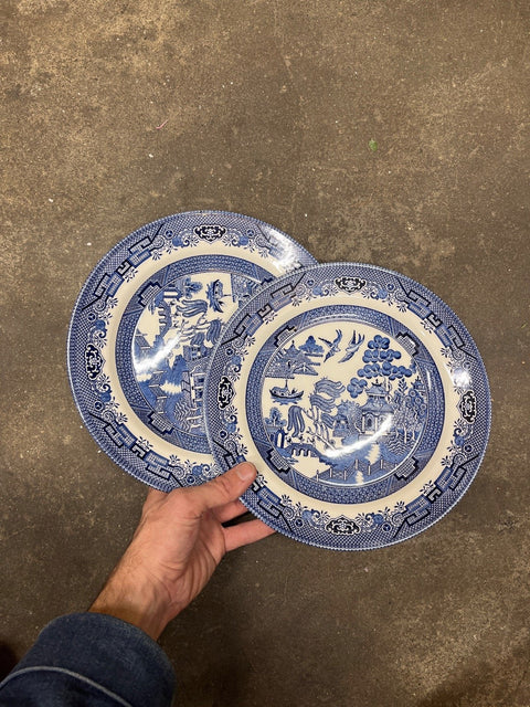 Blue Willow China Dinner Plates