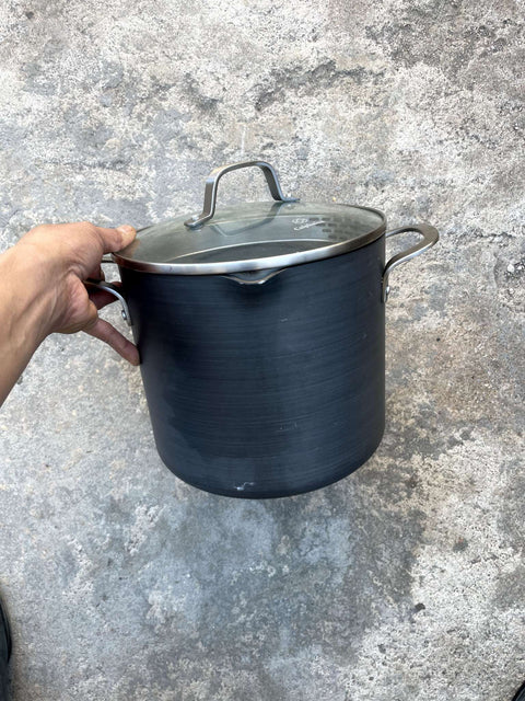 Calphalon 8Qt Cooking Pot In Excellent Condition