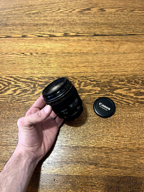 Canon EF 85mm 1.8 Ultrasonic Lens In Excellent Condition