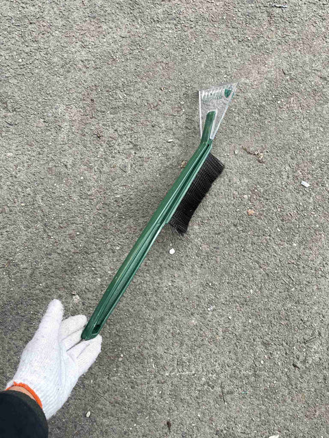 Car Brush with Scraper 1