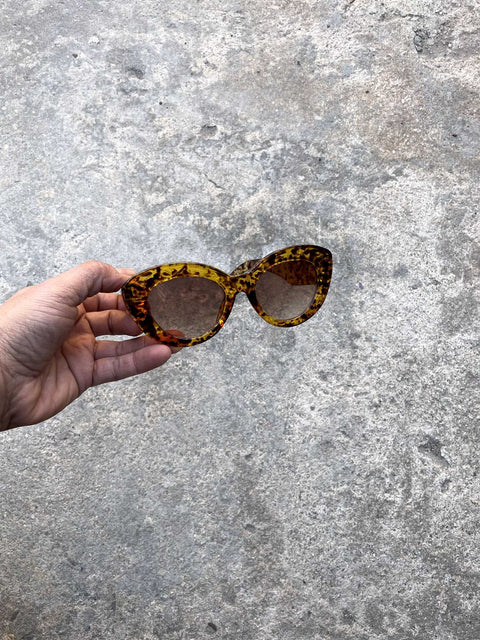 Chic Tortoiseshell Sunglasses