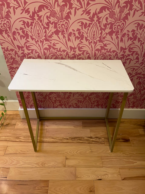 Foldable Nook Table, 32x31"