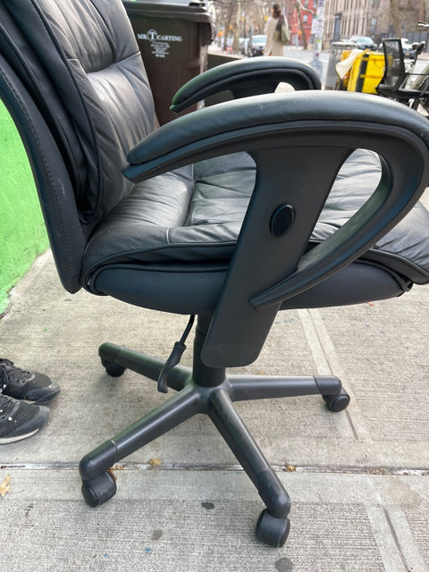 Comfy Black Office Chair
