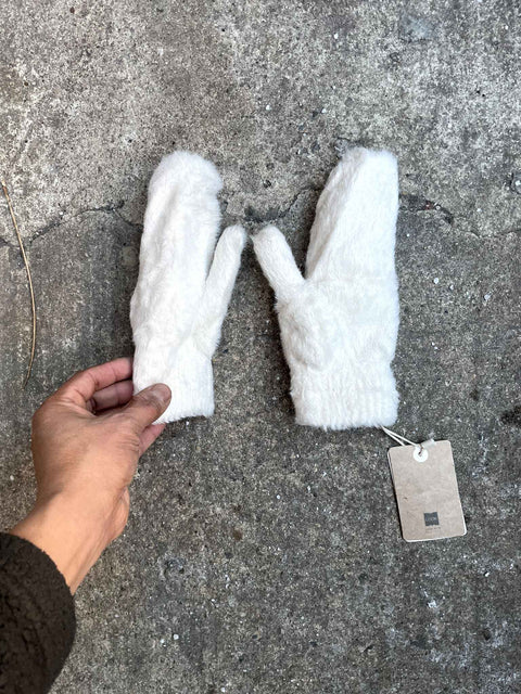 Cozy White Mittens