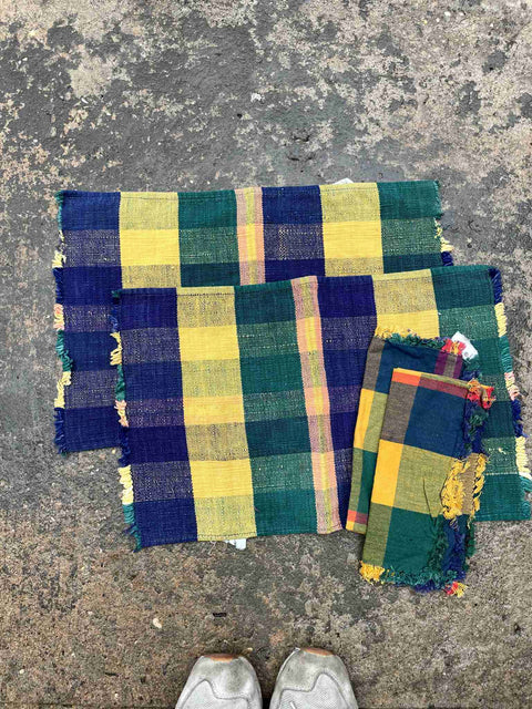 Cute Plaid Napkins and Placemats Set