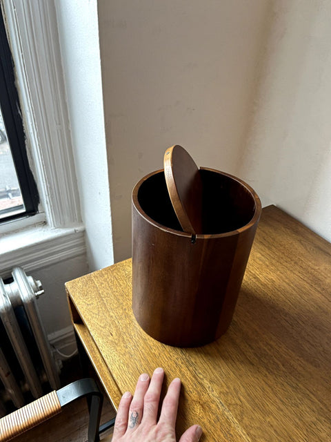 Cute Wood Trash Bin Rotating With Lid