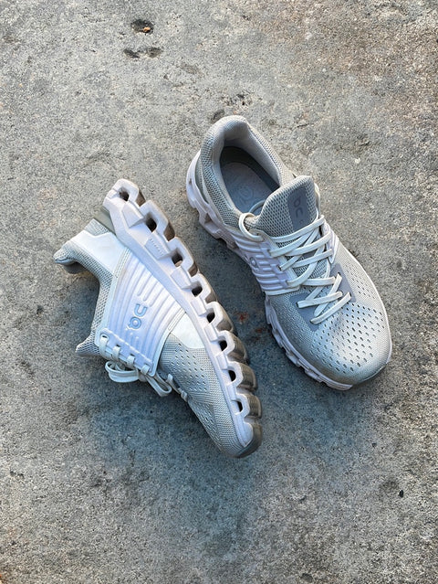 Women’s Size 6 Cloud Swift Sneakers