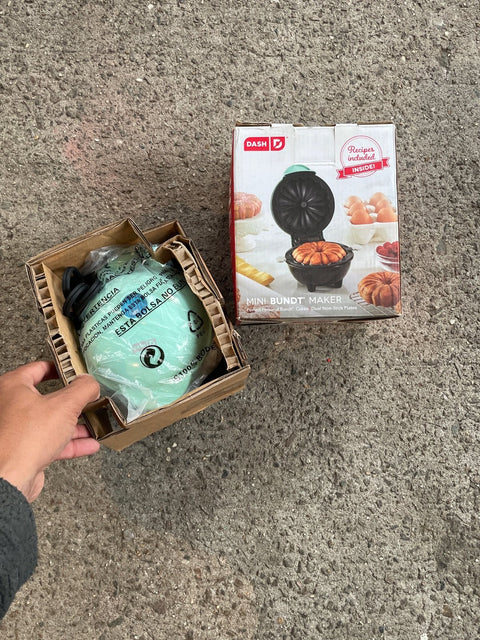 Dash Mini Bundt Maker
