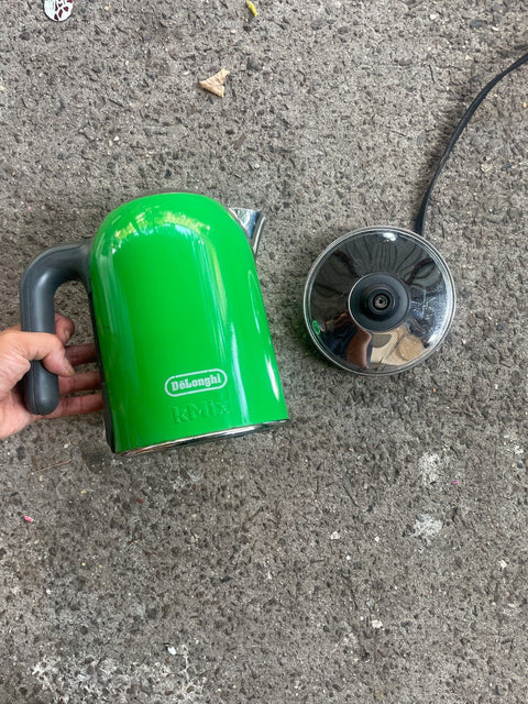 DeLonghi Green Electric Kettle