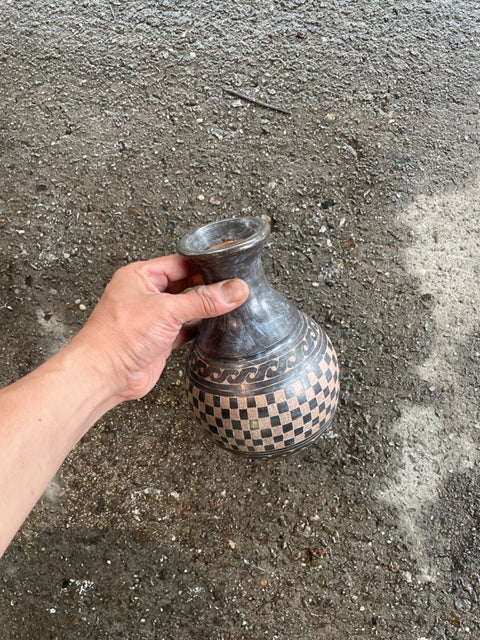 Decorative Checked Pattern Vase