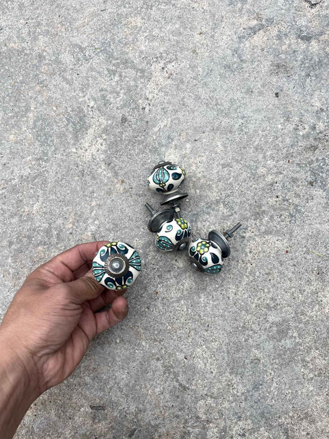 Decorative Knobs Set