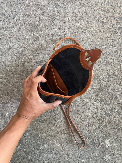 Pretty Dooney & Bourke Crossbody Purse