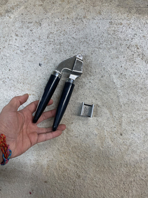 Easy Garlic Press