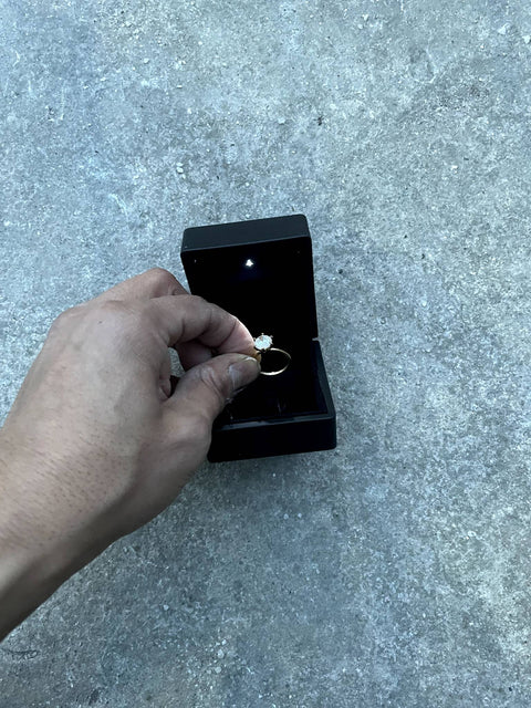 Elegant Gold Ring