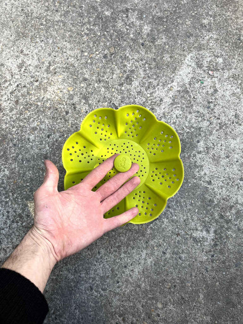 Flower-Shaped Silicone Strainer